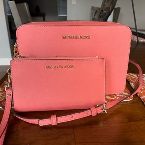 Authentic Michael Kors crossbody w/matching wallet